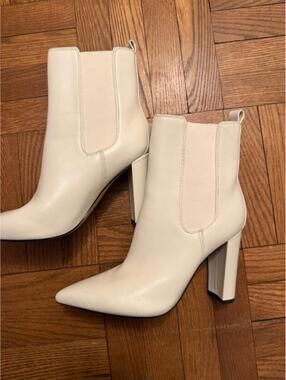 Marc Fisher Ivory Leather Point Toe Booties Women’s Size 8